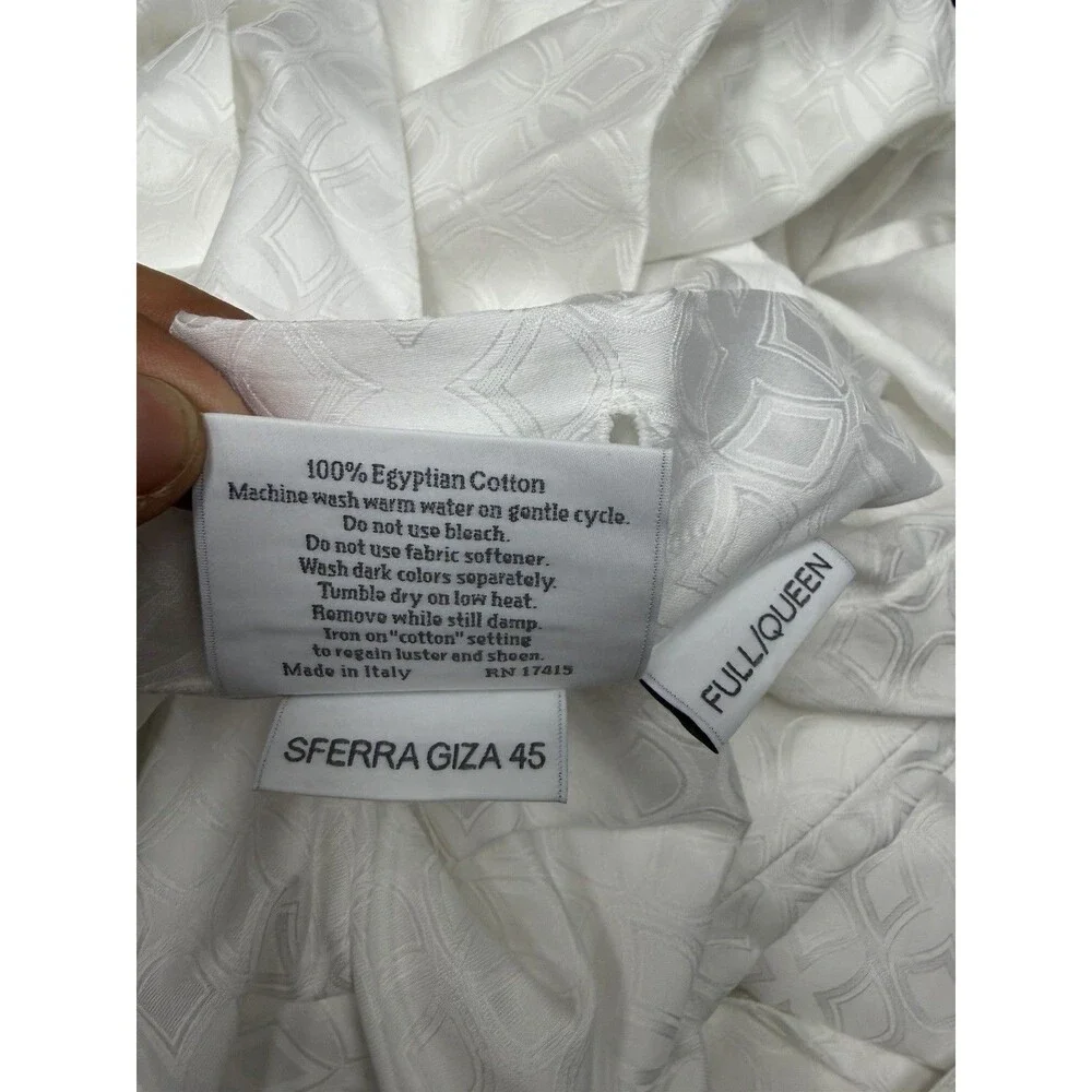 $2277 SFERRA Italy Giza 45 Jacquard Quatrefoil Full/Queen Duvet Cover White